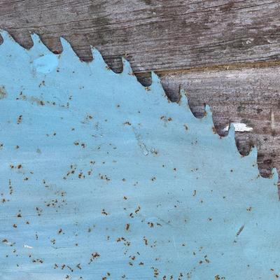 Large Folk Art Painted Circular Saw Blade – Southern Farm Scene – Signed & Dated 1987