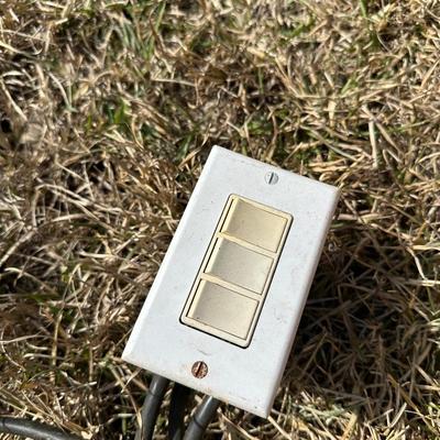 Vintage 3-Light Traffic Signal – Yellow Housing – Eagle Signal – Wired w/ Control Box