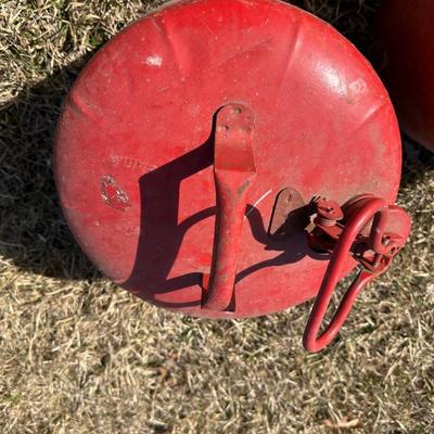 Vintage Eagle Manufacturing Company Metal Safety Gas Cans – 5 Gallon – Pair