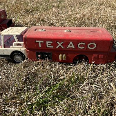 Vintage Texaco Pressed Steel Toy Tanker Trucks (2) – Oil / Fuel Truck Lot – Original Paint