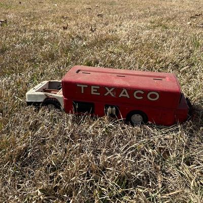 Vintage Texaco Pressed Steel Toy Tanker Trucks (2) – Oil / Fuel Truck Lot – Original Paint