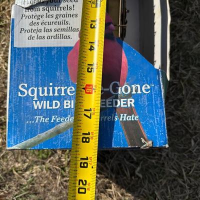 Perky-Pet Squirrel-Be-Gone Wild Bird Feeder – Metal Cage, Adjustable, 3.4 lb Capacity