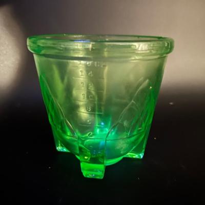 Vintage Green Vaseline / Uranium Glass Measuring Cup