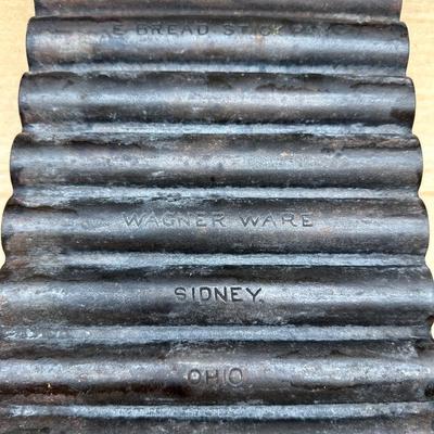 Antique Wagner Ware Cast Iron Bread Stick Pan No. 0 – Sidney, Ohio