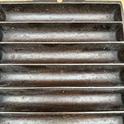 Antique Wagner Ware Cast Iron Bread Stick Pan No. 0 – Sidney, Ohio