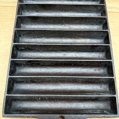 Antique Wagner Ware Cast Iron Bread Stick Pan No. 0 – Sidney, Ohio