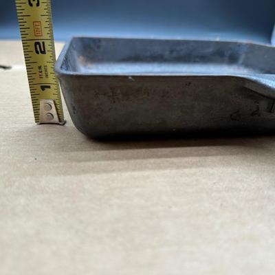 Griswold No. 2108 Square Fry Skillet #8 – Cast Iron – Erie, PA