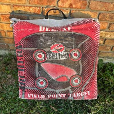 RedHead Deluxe Field Point Archery Target – Portable Bag Style