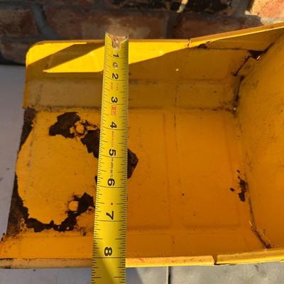 Vintage Tonka 354 Dump Truck – Pressed Steel & Plastic – Working Bed