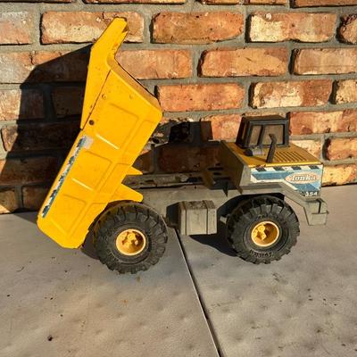 Vintage Tonka 354 Dump Truck – Pressed Steel & Plastic – Working Bed