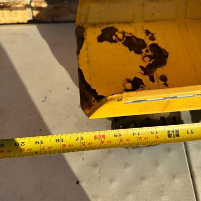 Vintage Tonka 354 Dump Truck – Pressed Steel & Plastic – Working Bed