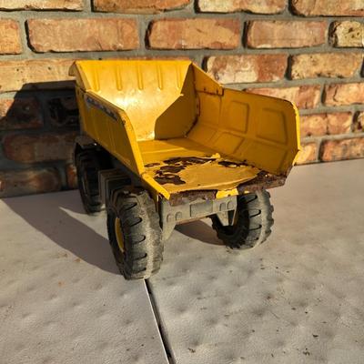 Vintage Tonka 354 Dump Truck – Pressed Steel & Plastic – Working Bed
