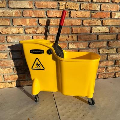 Rubbermaid Commercial Yellow Mop Bucket & Wringer on Casters