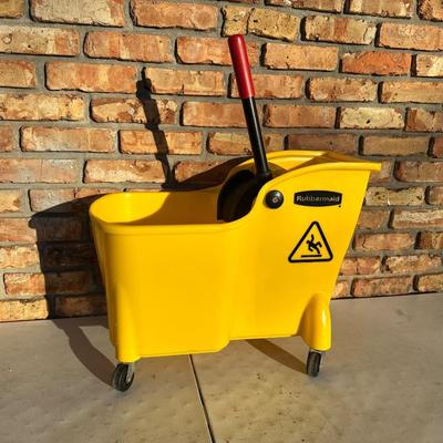Rubbermaid Commercial Yellow Mop Bucket & Wringer on Casters