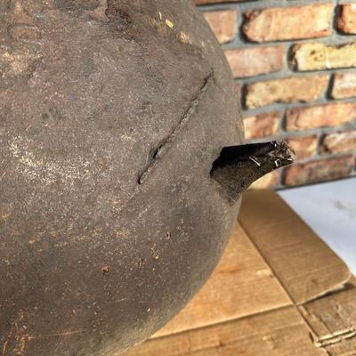 Large Antique Cast Iron Cauldron Pot with Three Legs & Bail Handles