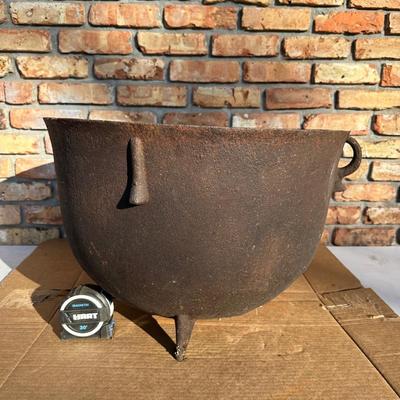 Large Antique Cast Iron Cauldron Pot with Three Legs & Bail Handles