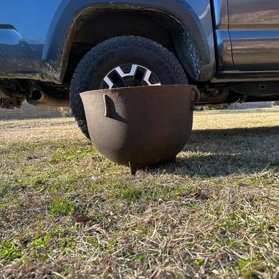 Large Antique Cast Iron Cauldron Pot with Three Legs & Bail Handles