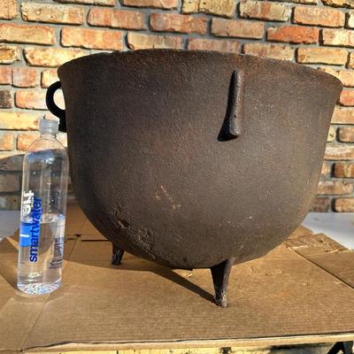 Large Antique Cast Iron Cauldron Pot with Three Legs & Bail Handles