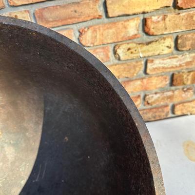 Large Antique Cast Iron Cauldron Pot with Three Legs & Bail Handles