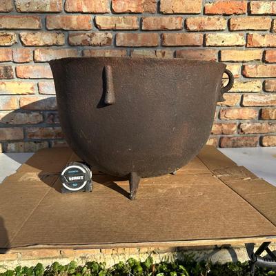 Large Antique Cast Iron Cauldron Pot with Three Legs & Bail Handles
