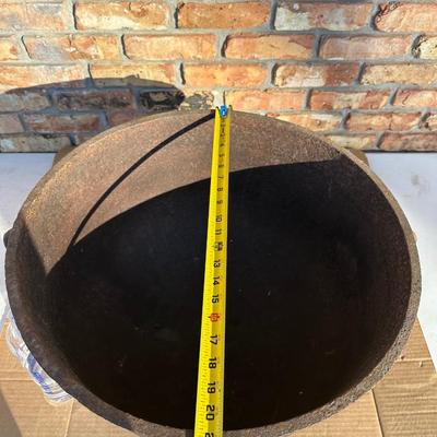 Large Antique Cast Iron Cauldron Pot with Three Legs & Bail Handles