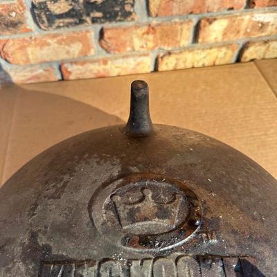King Kooker Cast Iron Cauldron / Cracklin Pot with Three Legs & Side Handles