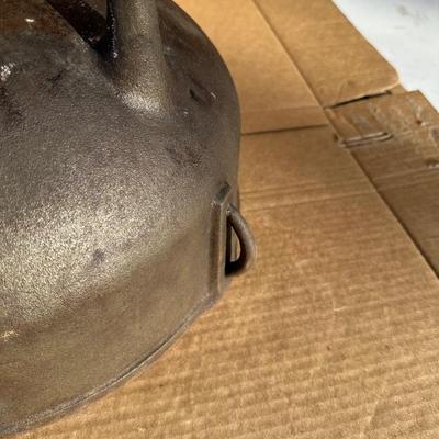 King Kooker Cast Iron Cauldron / Cracklin Pot with Three Legs & Side Handles