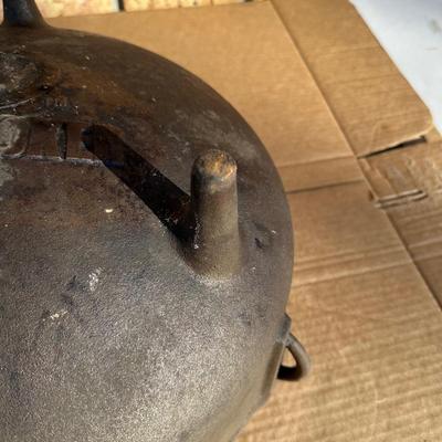 King Kooker Cast Iron Cauldron / Cracklin Pot with Three Legs & Side Handles