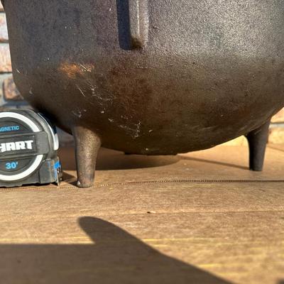 King Kooker Cast Iron Cauldron / Cracklin Pot with Three Legs & Side Handles