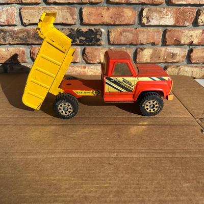 Vintage Tonka Construction Dump Truck – Pressed Steel, Red & Yellow, GVW 30,000