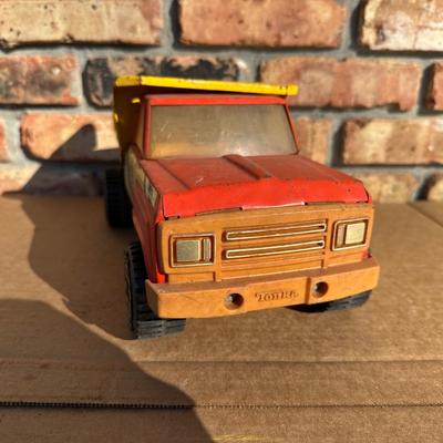 Vintage Tonka Construction Dump Truck – Pressed Steel, Red & Yellow, GVW 30,000