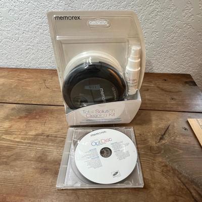 Lot 201 Memorex CD cleaner