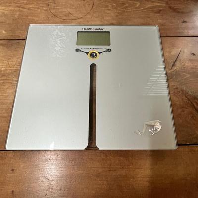 Lot 210 Electronic scale