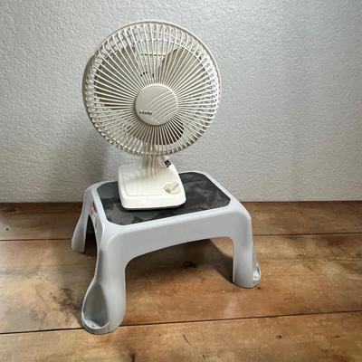Lot 211 Fan & step stool