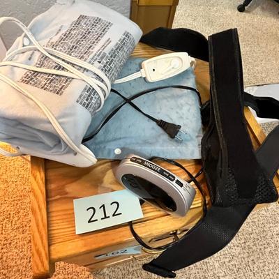 Lot 212 Heating pads & other