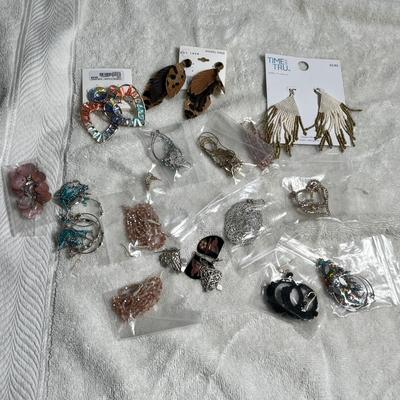 Lot 220 Costume Jewelry Earrings