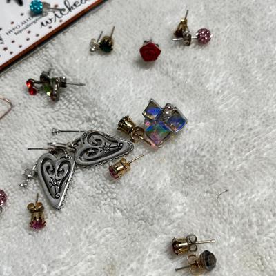 Lot 222 More earrings