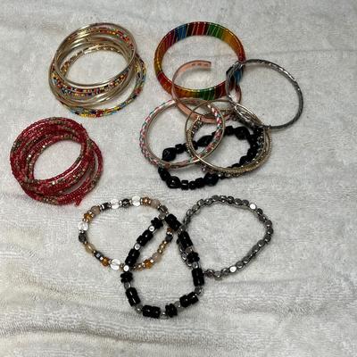 Lot 223 Bracelets Lot #1