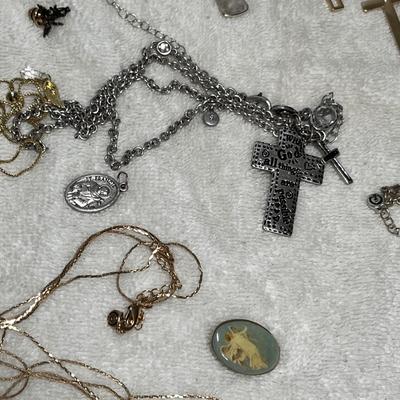 Lot 225 Religious Jewelry