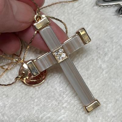 Lot 225 Religious Jewelry