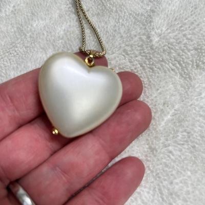 Lot 236 Heart pearl necklace.