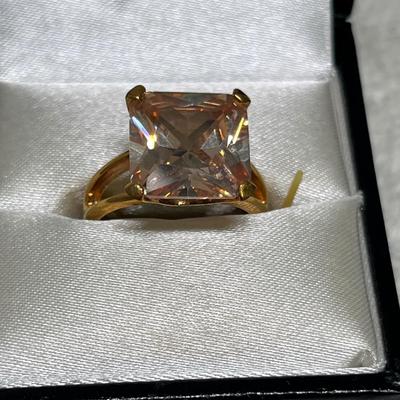 Lot 237 Quartz ring