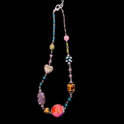 Sale Photo Thumbnail #436: Collection Of assorted Fashion Necklaces Set of 6