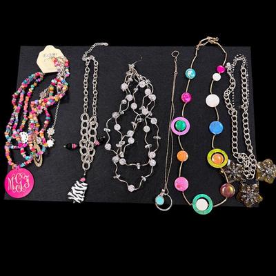 Sale Photo Thumbnail #457: Assortment of 6 colorful necklaces