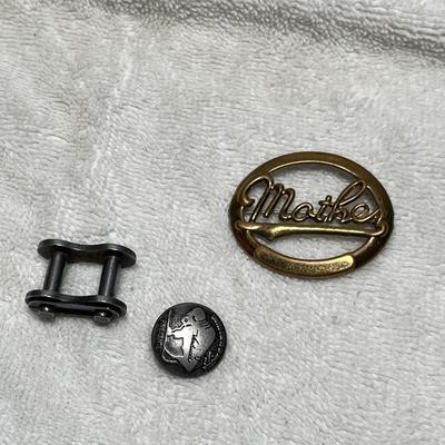 Lot 243 Jewelry parts/ pieces