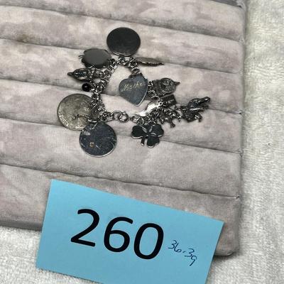 Lot 260 Charm bracelet