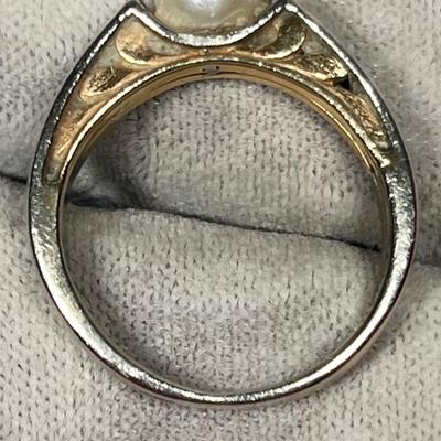Lot 263 14K & Pearl Ring