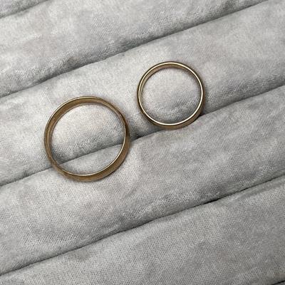 Lot 266 10K wedding bands