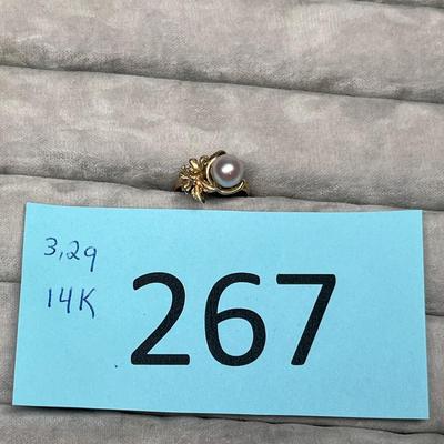 Lot 267 14K Pearl ring