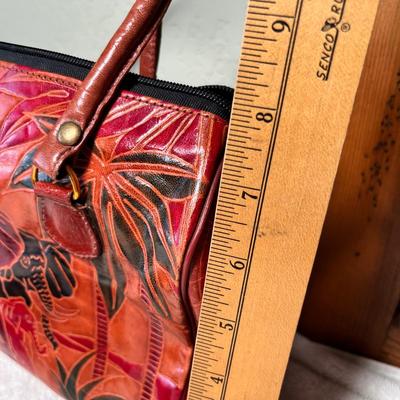 Lot 383 Leather purse African scene